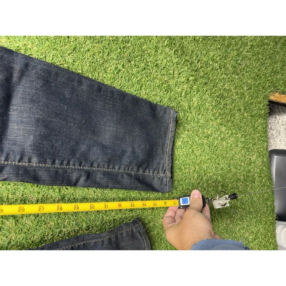 Levis shop confidence